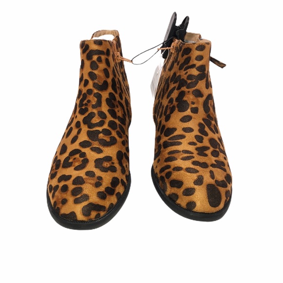 (SH-045) Time And Tru Leopard Print Boots Size 10 - Picture 2 of 5